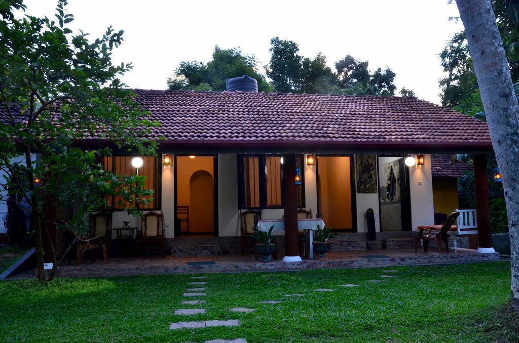 Aknara Rest Hotel Weligama Bagian luar foto