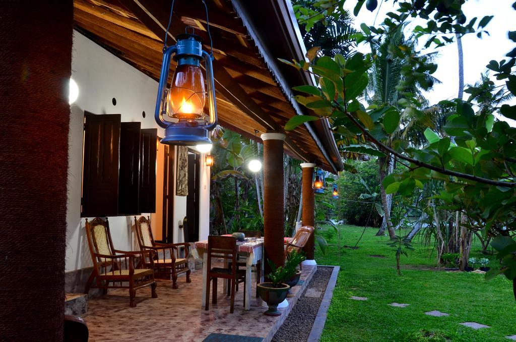 Aknara Rest Hotel Weligama Bagian luar foto