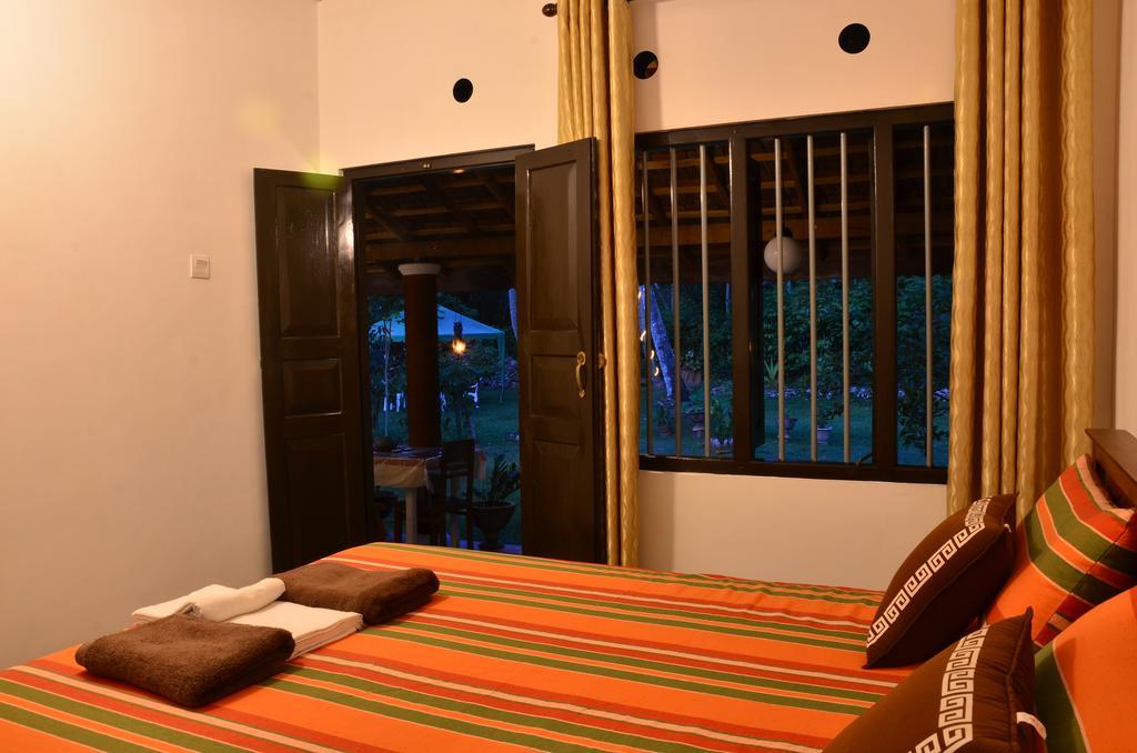 Aknara Rest Hotel Weligama Bagian luar foto